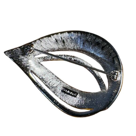 Vintage Monet Signed Black And Silver Toned Brooch Pin Leaf Eye Swoop. - Picture 2 of 4
